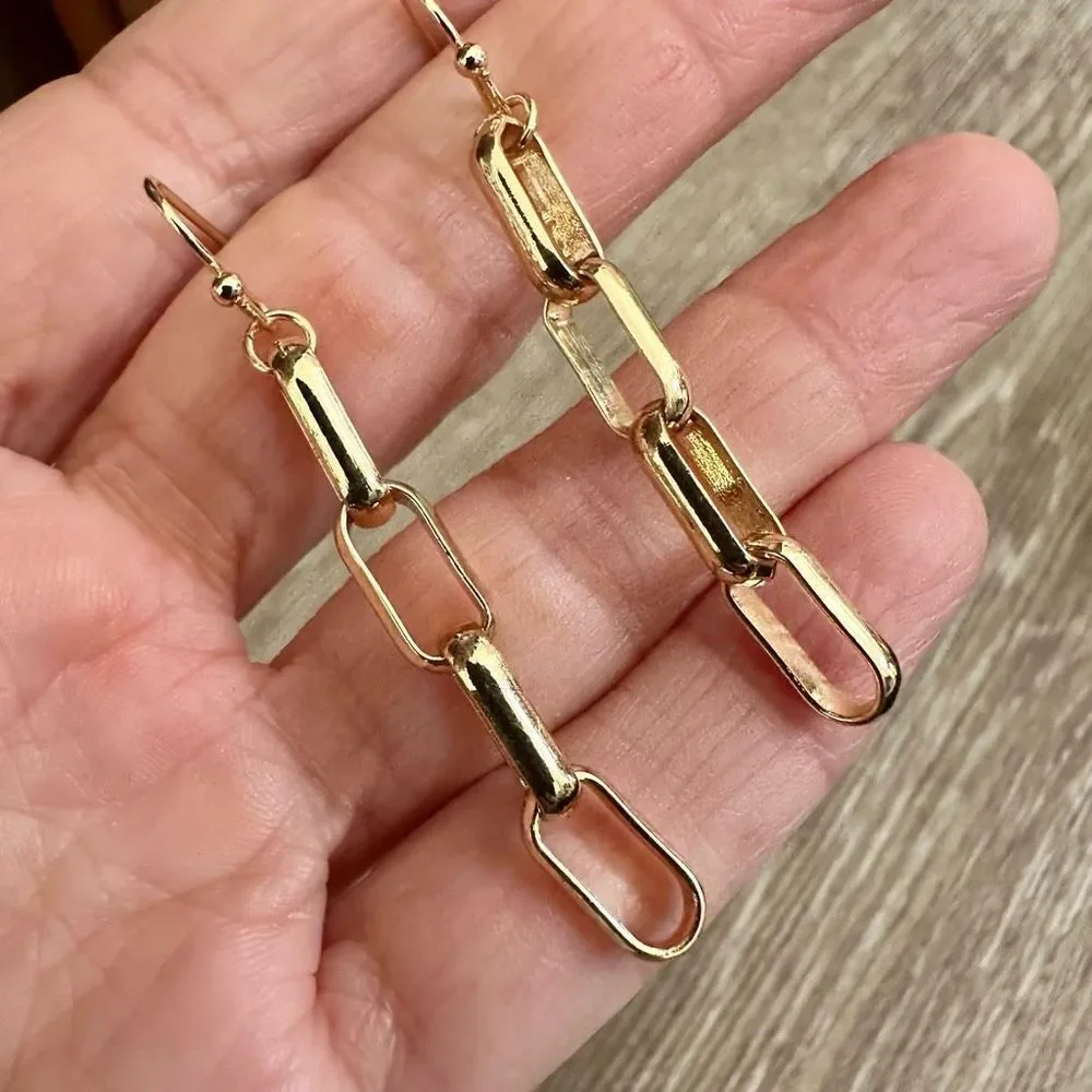 Gold tone chain link earrings